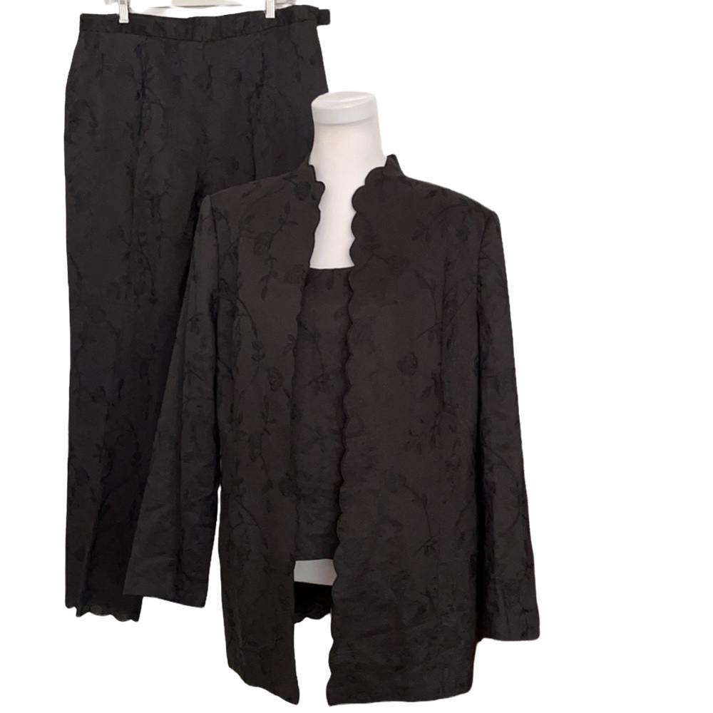 Vintage Le Suit Collections 3 piece embroidered black pantsuit